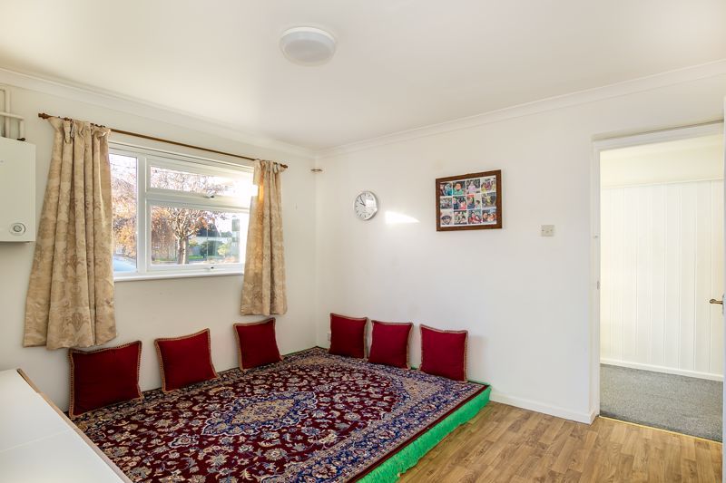 4 bed linkdetached house for sale in Blandford Road, Kidlington OX5