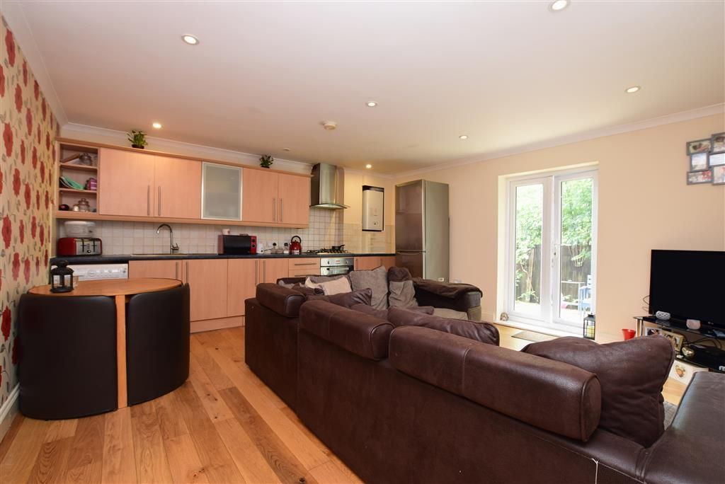 Denton Close, Redhill, Surrey RH1  