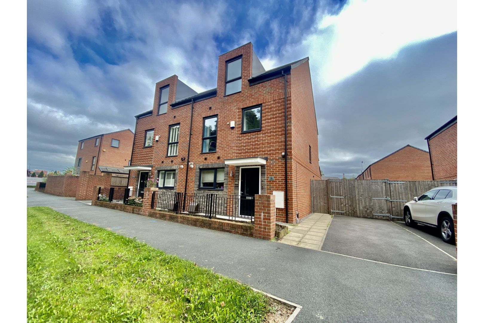4 bed semidetached house to rent in Rodney Street, Manchester M4 Zoopla