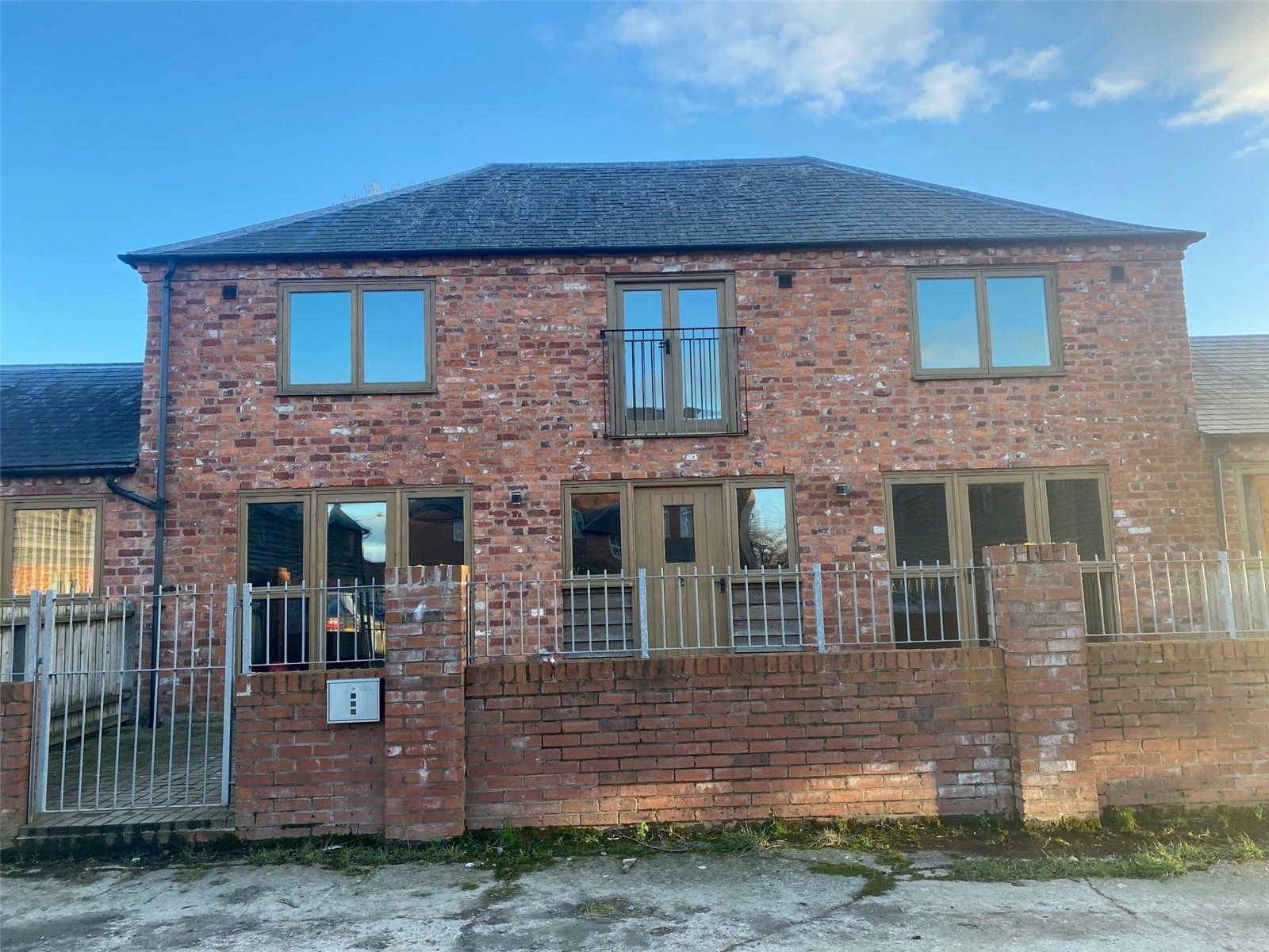 3 bed terraced house to rent in Edderton Barns, Forden, Welshpool