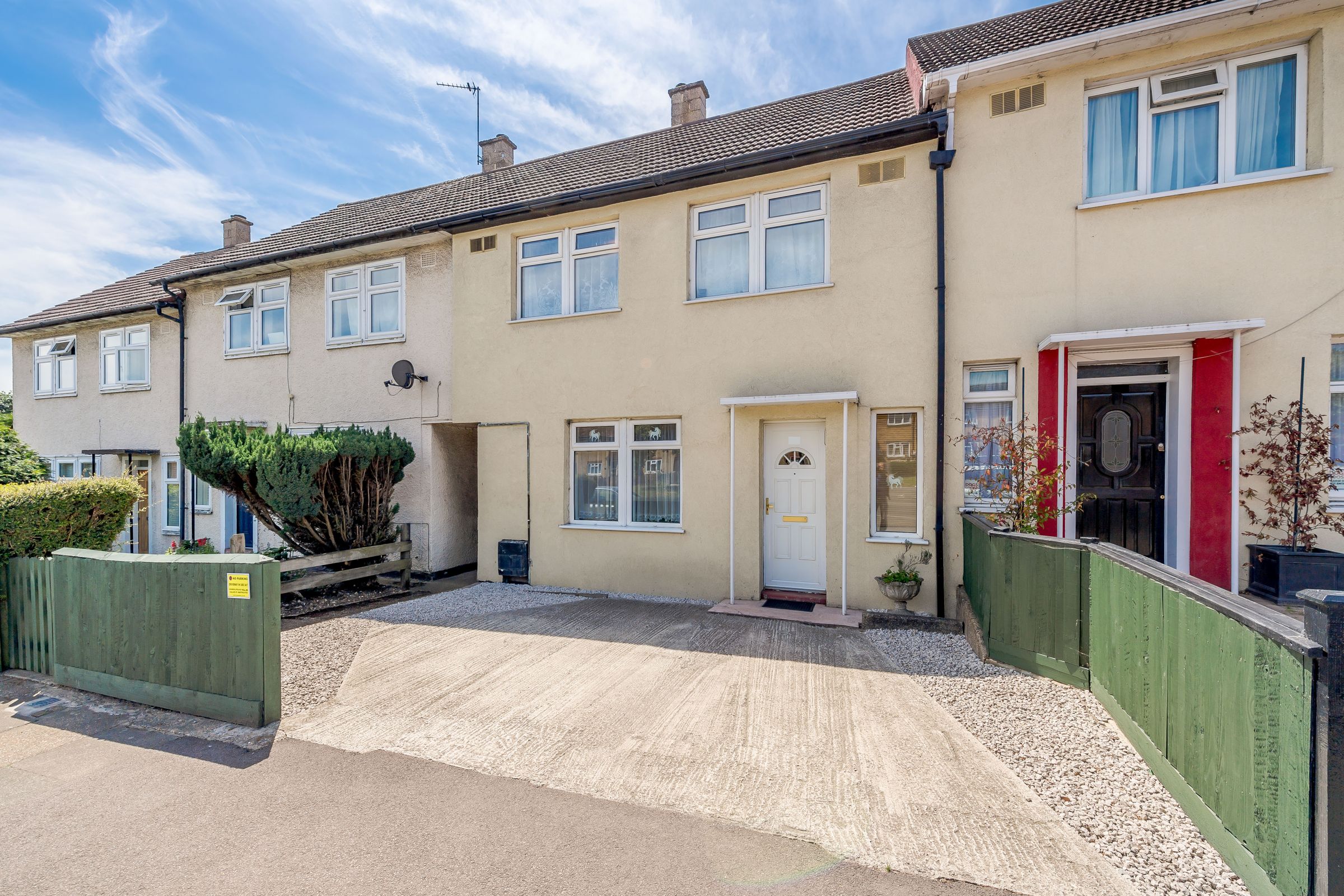 3 bed terraced house for sale in Courtenay Avenue, Harrow HA3 Zoopla