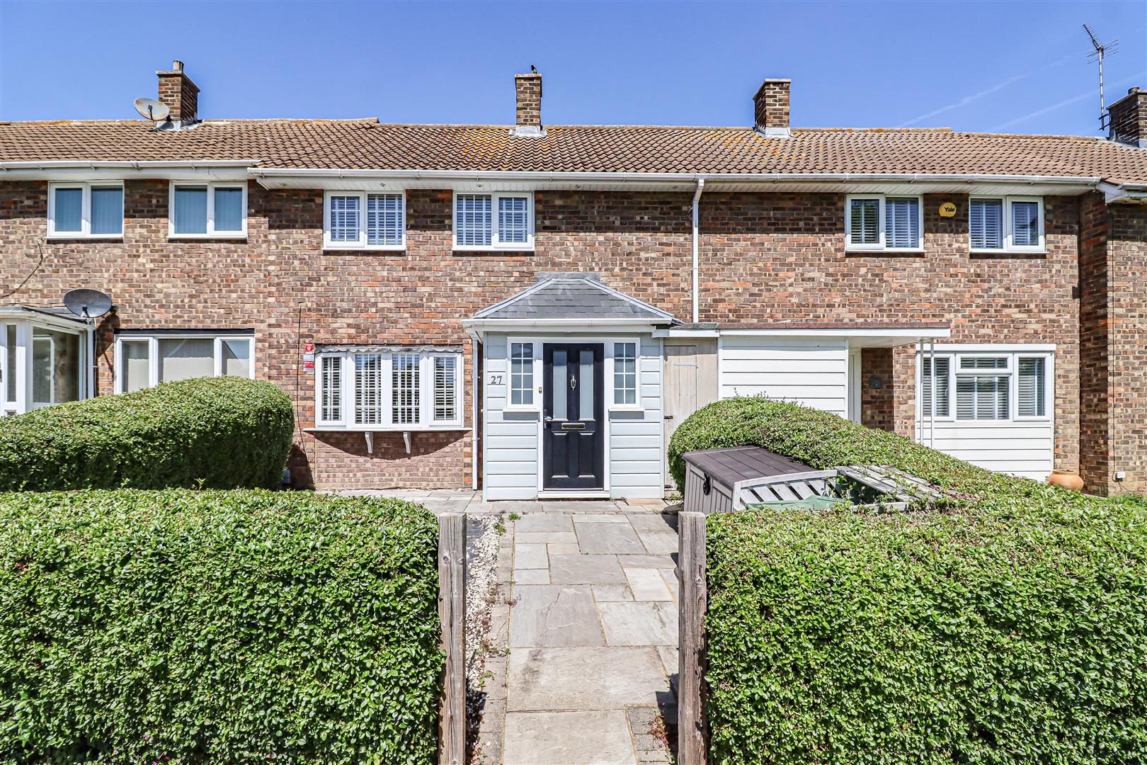 2 bed terraced house for sale in Curling Tye, Fryerns SS14 Zoopla