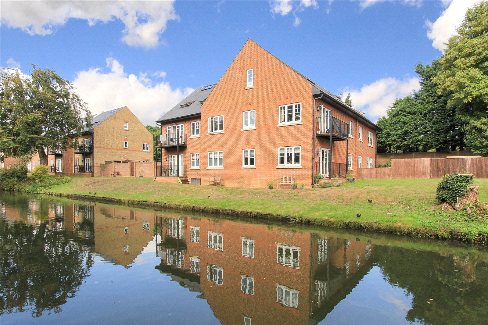 2 bed flat for sale in Bank Mill, Berkhamsted, Hertfordshire HP4 Zoopla