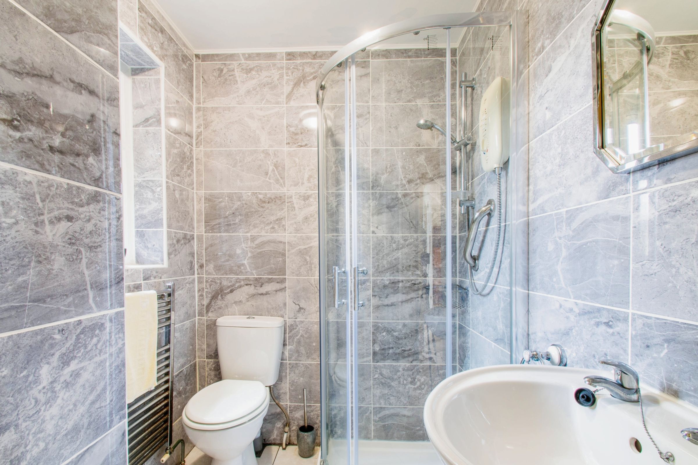 4 bed detached house for sale in Gelderd Road, Gildersome, Morley