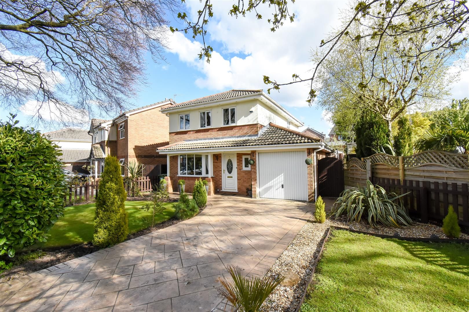 4 bed detached house for sale in Ulverston Drive, Rishton, Blackburn