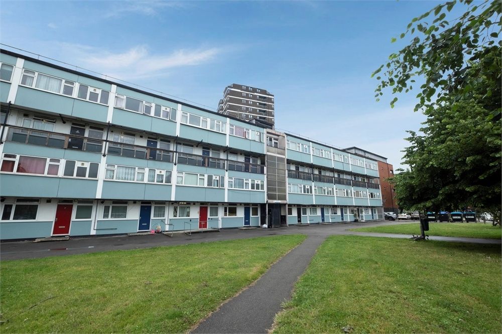 Caspian Street, London SE5