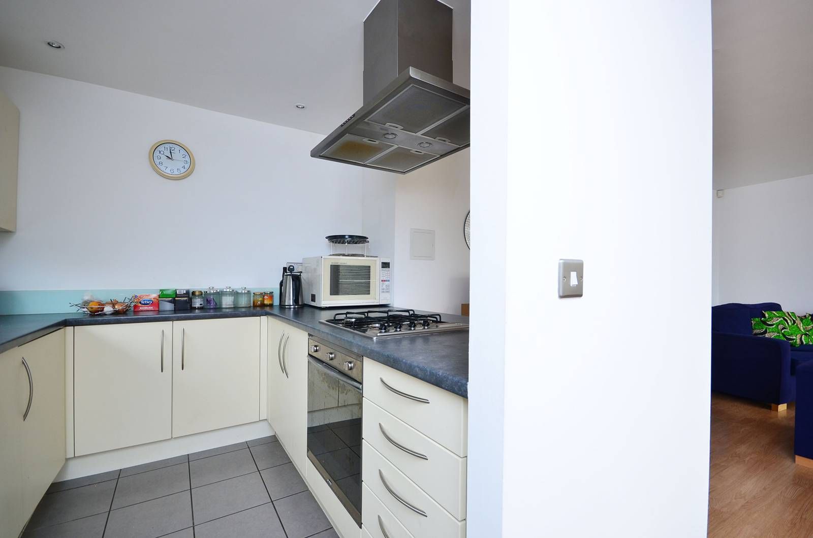 2 bed flat to rent in Violet Road, Bow, London E3 Zoopla