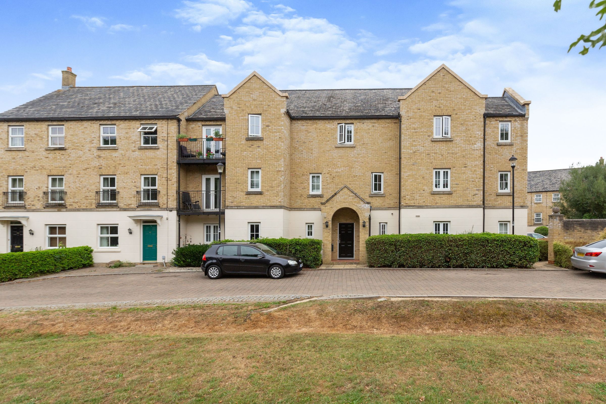 1 bed flat for sale in Tenby Grove, Kingsmead, Milton Keynes MK4 Zoopla