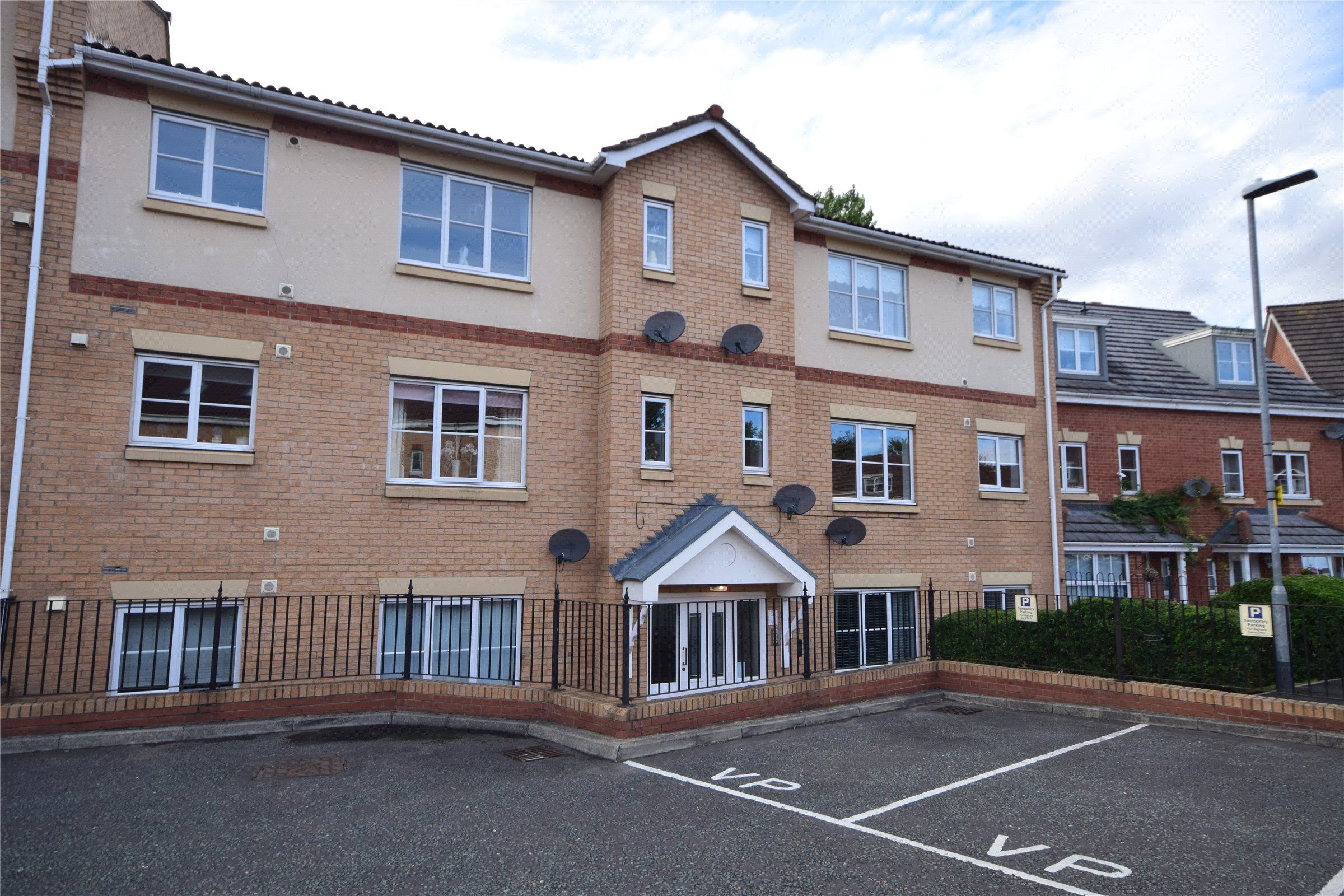 2 bed flat for sale in Rosebud Close, Swalwell, Newcastle Upon Tyne