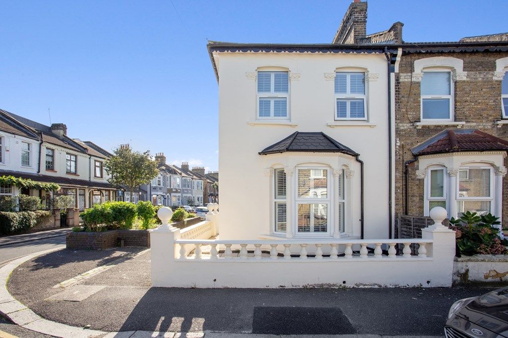 3 bed end terrace house for sale in Beaconsfield Road, London E10 Zoopla