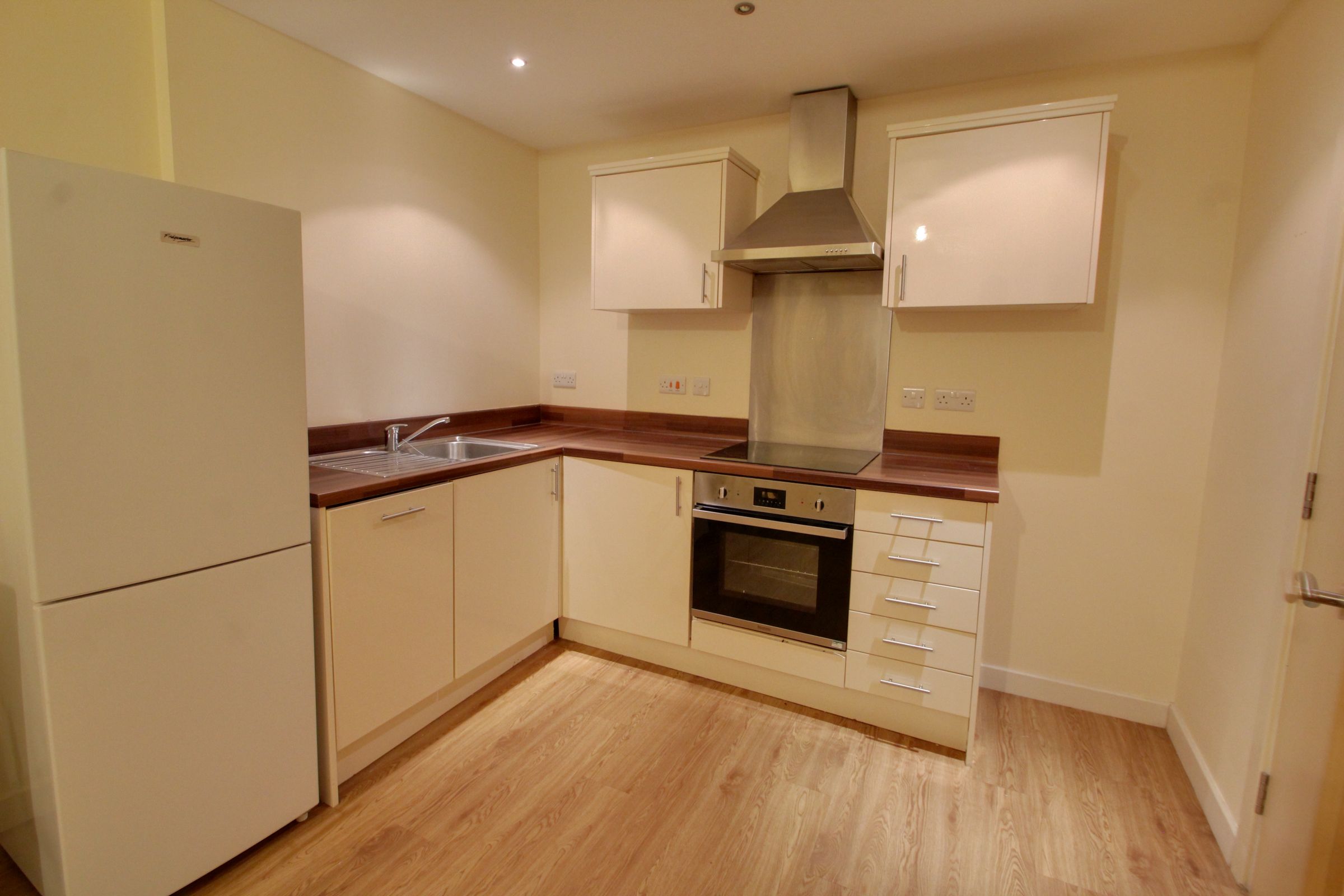 2 bed flat to rent in Charles Street, Leicester LE1 Zoopla