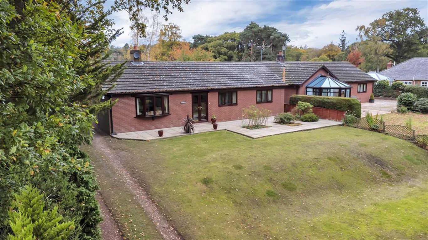 3 bed detached bungalow for sale in Knockin Heath, Oswestry SY10 Zoopla