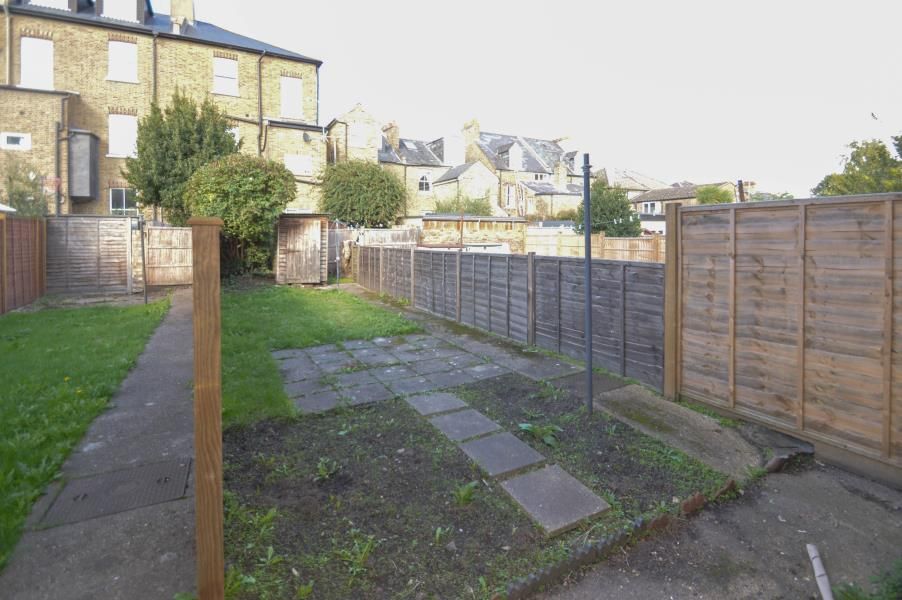 2 bed flat for sale in Prince Consort Cottages, Windsor SL4 Zoopla