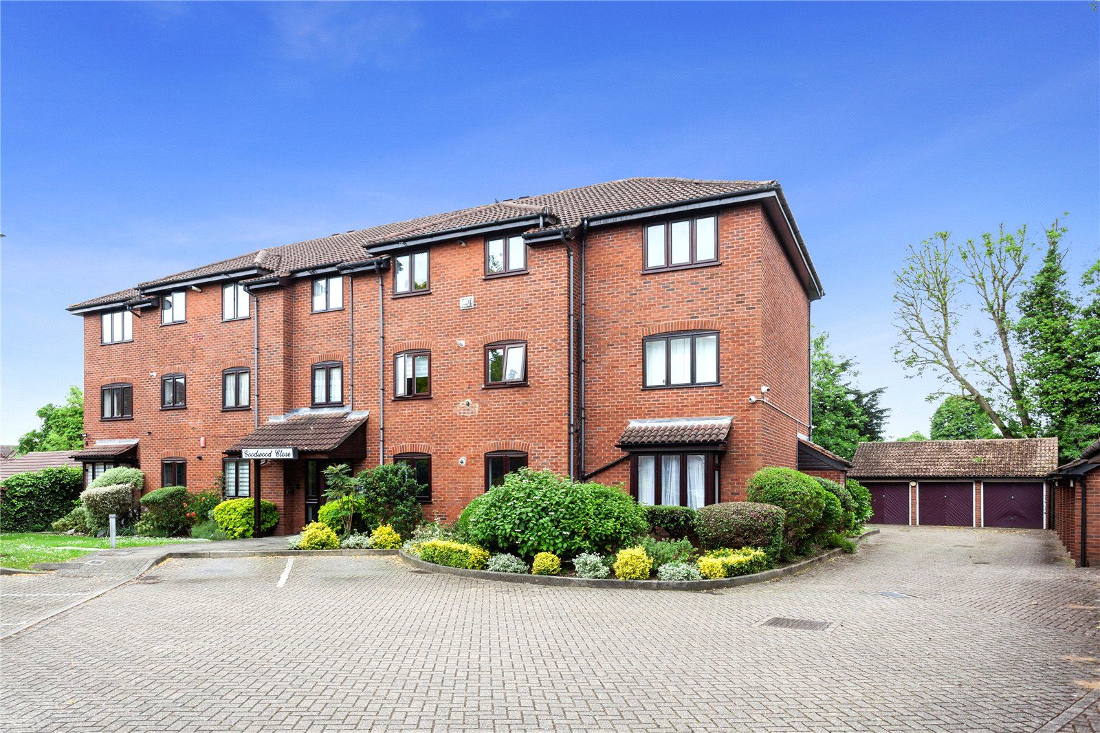 2 bed flat for sale in Goodwood Close, Stanmore HA7 Zoopla