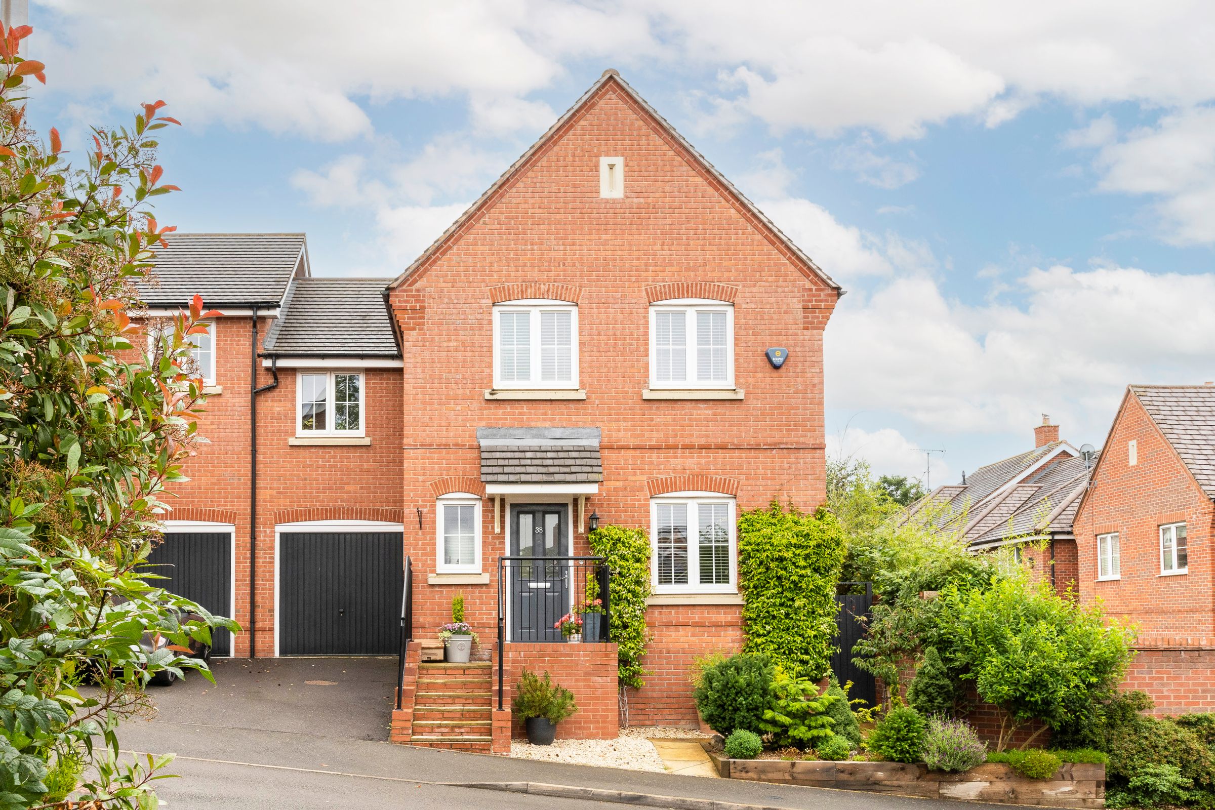 5 bed linkdetached house for sale in Manders Croft, Southam CV47 Zoopla