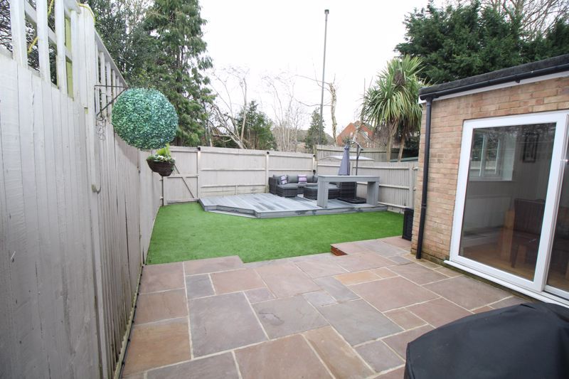 Woodend Close, Crawley RH10  