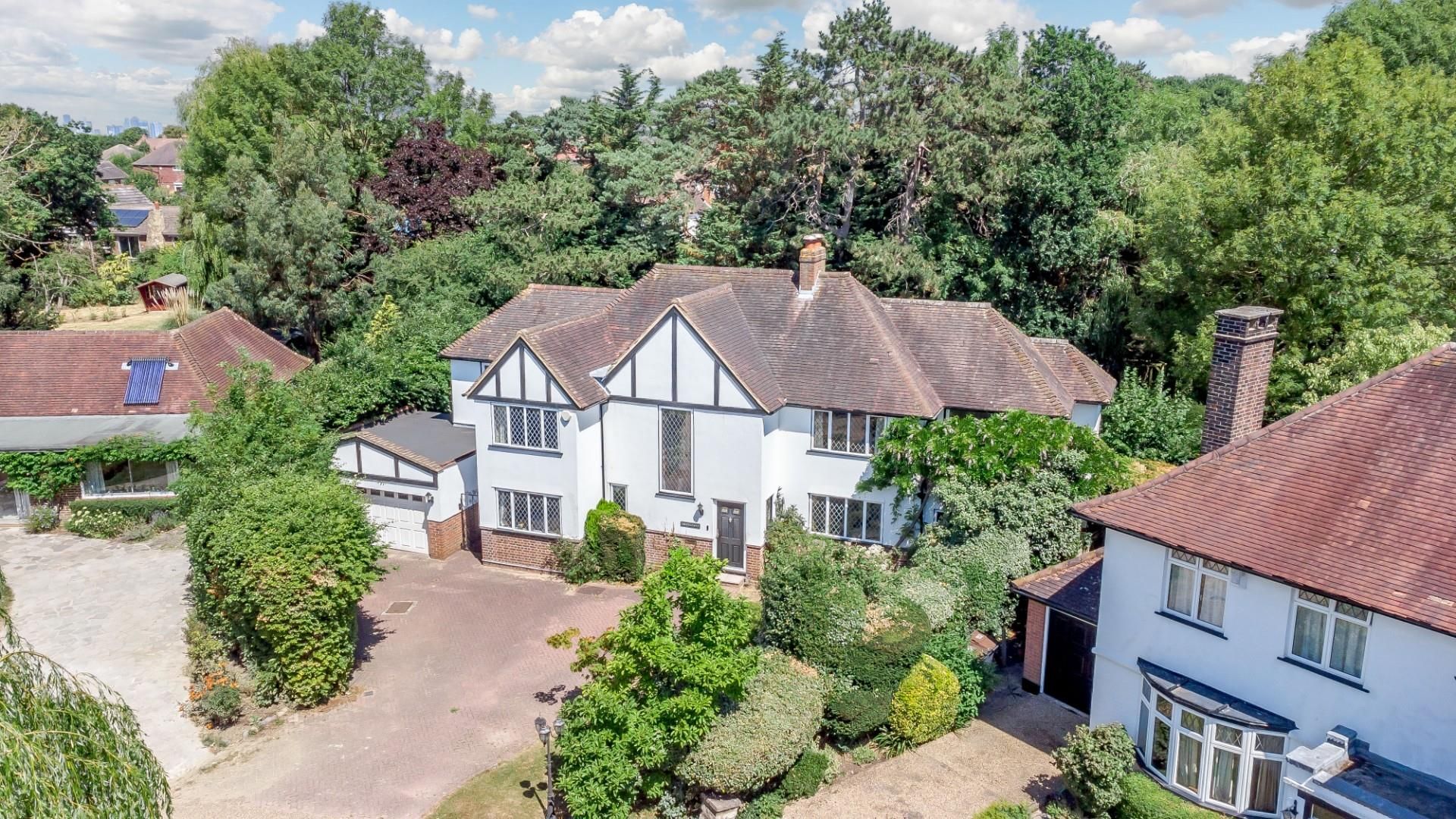 5 bed detached house for sale in Oakwood Close, Chislehurst BR7 Zoopla