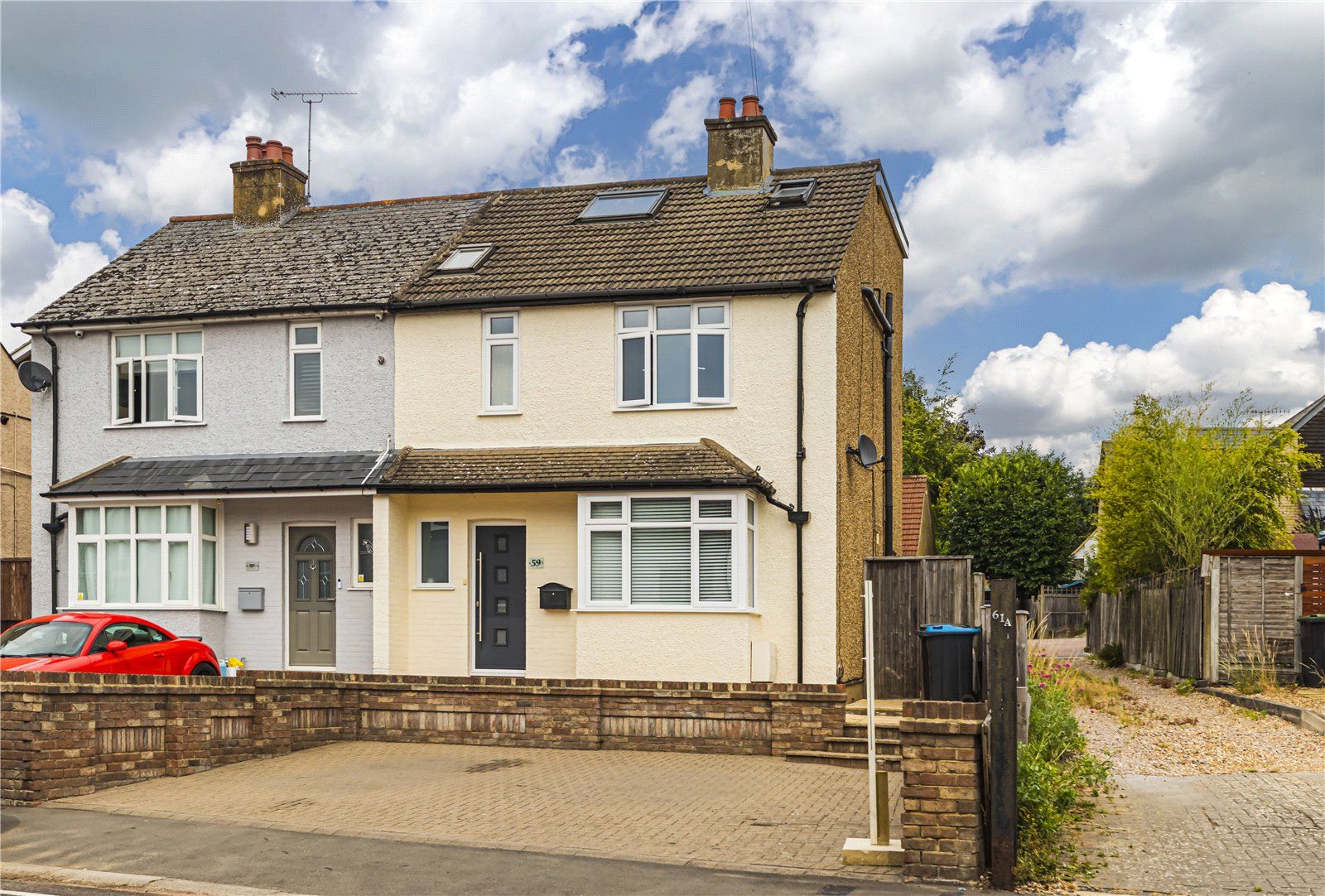 3 bed semidetached house for sale in Belswains Lane, Nash Mills, Hemel