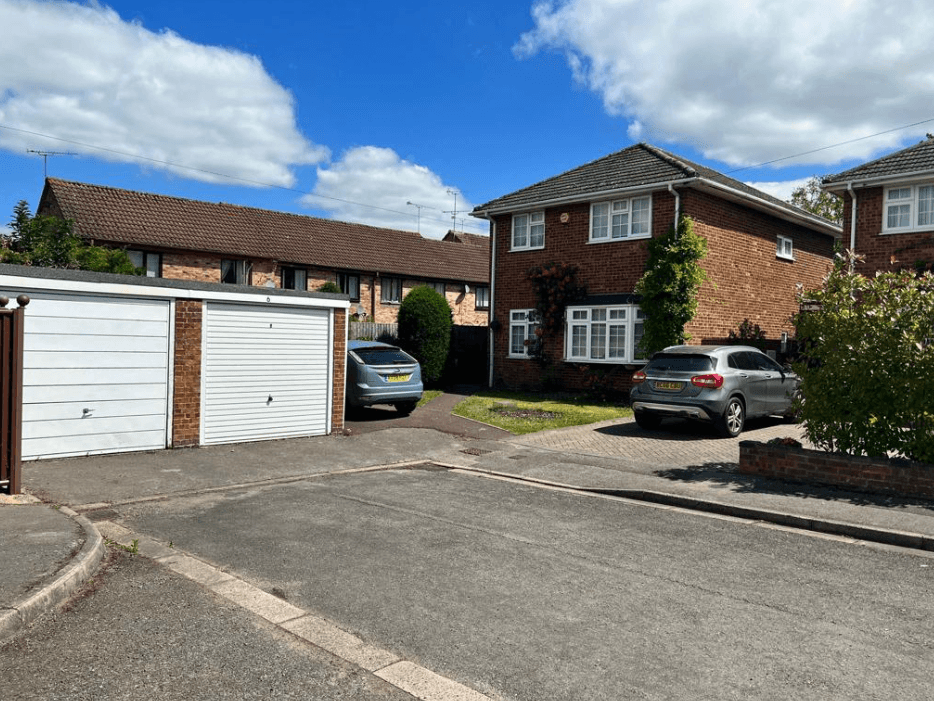 3 bed semidetached house for sale in North Town Close, Maidenhead SL6