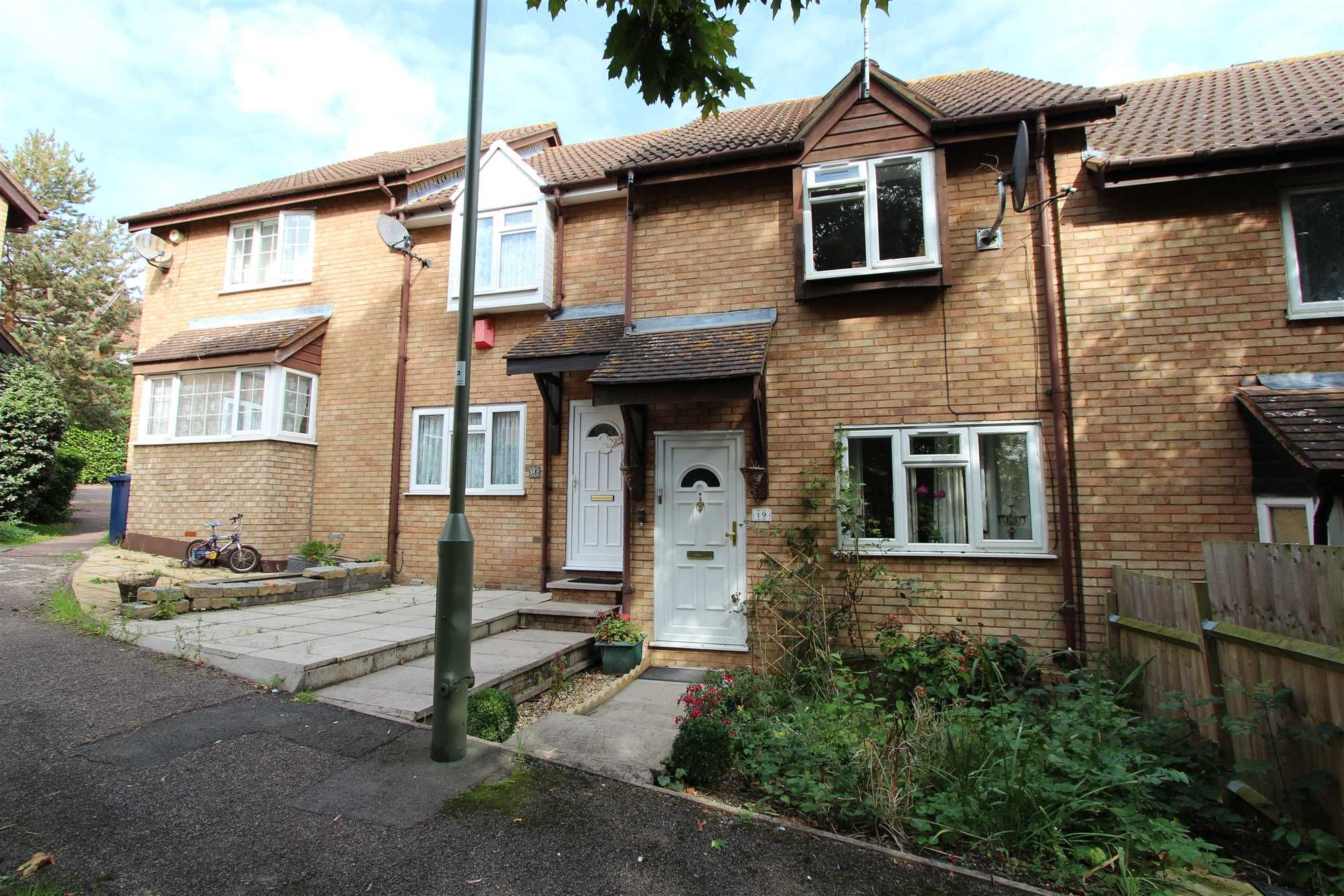 2 bed terraced house to rent in Caldicot Green, Colindale, Middlesex