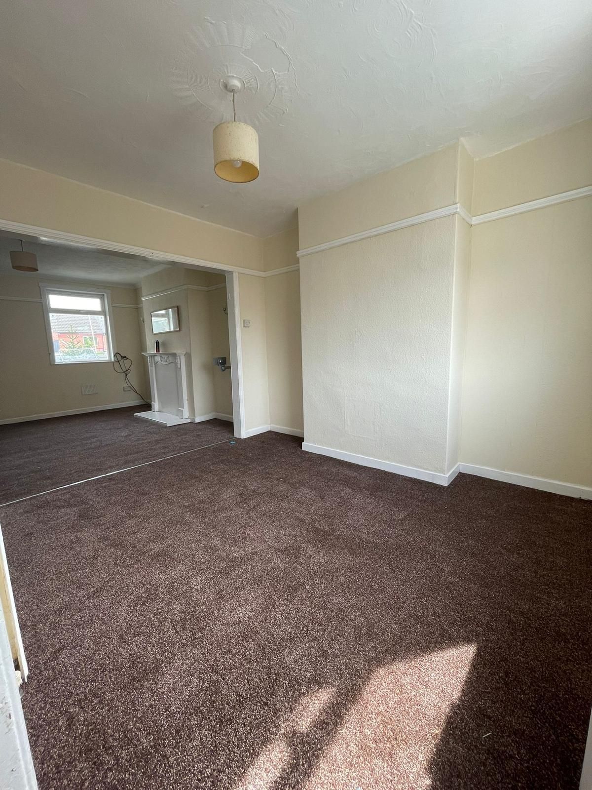 3 bed property to rent in Princes Crescent, Edlington, Doncaster DN12