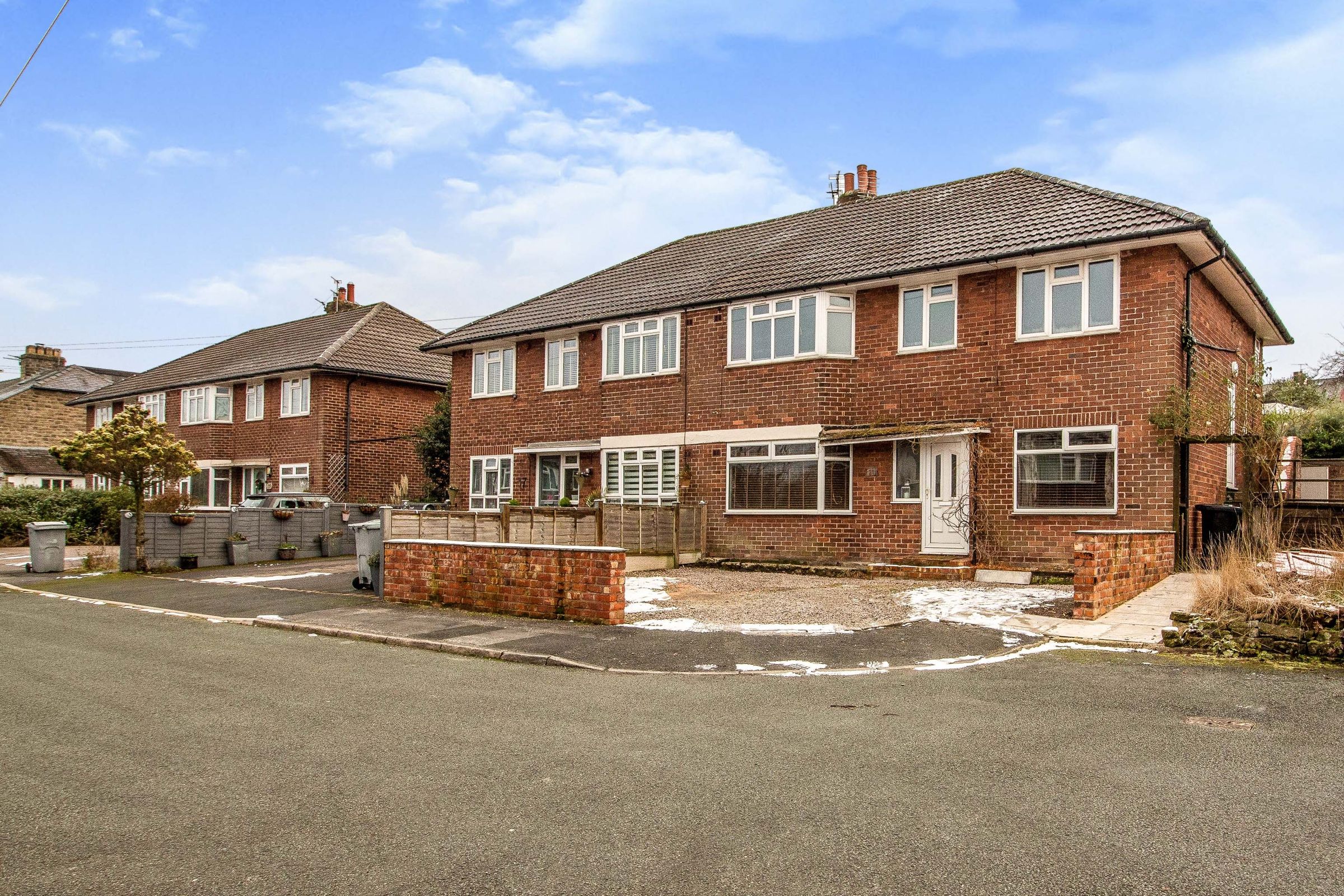 2 bed flat for sale in Maple Avenue, Newtown, Disley, Stockport SK12