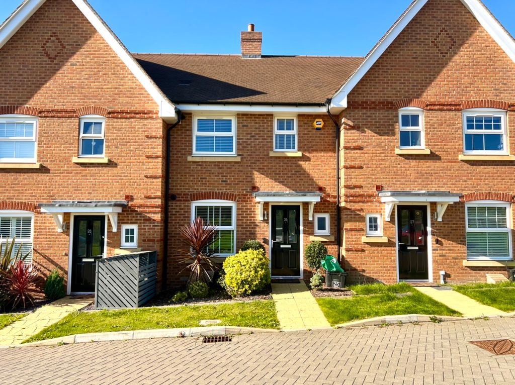 3 bed terraced house for sale in Whitethorn, Shinfield, Reading RG2