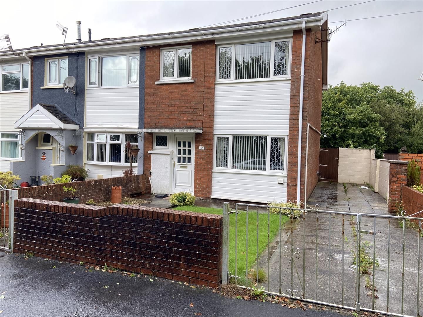 3 bed property for sale in Caegar, Llwynhendy, Llanelli SA14 Zoopla