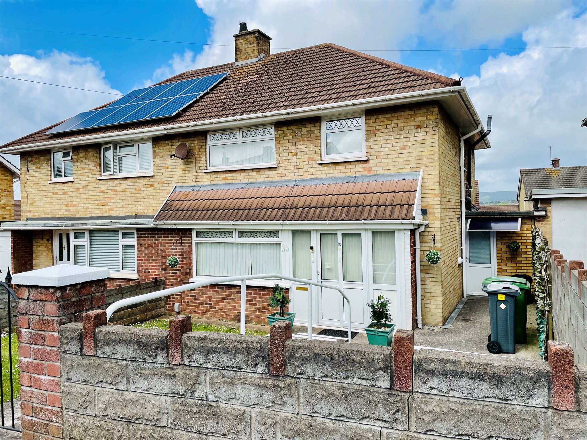 3 bed semidetached house for sale in Milverton Road, Llanrumney