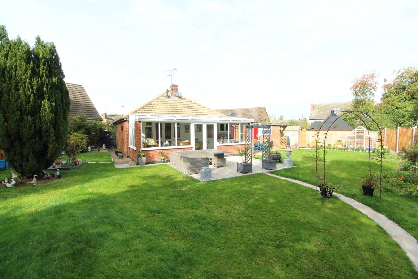 3 bed detached bungalow for sale in Elfin Grove, Dunton Bassett LE17