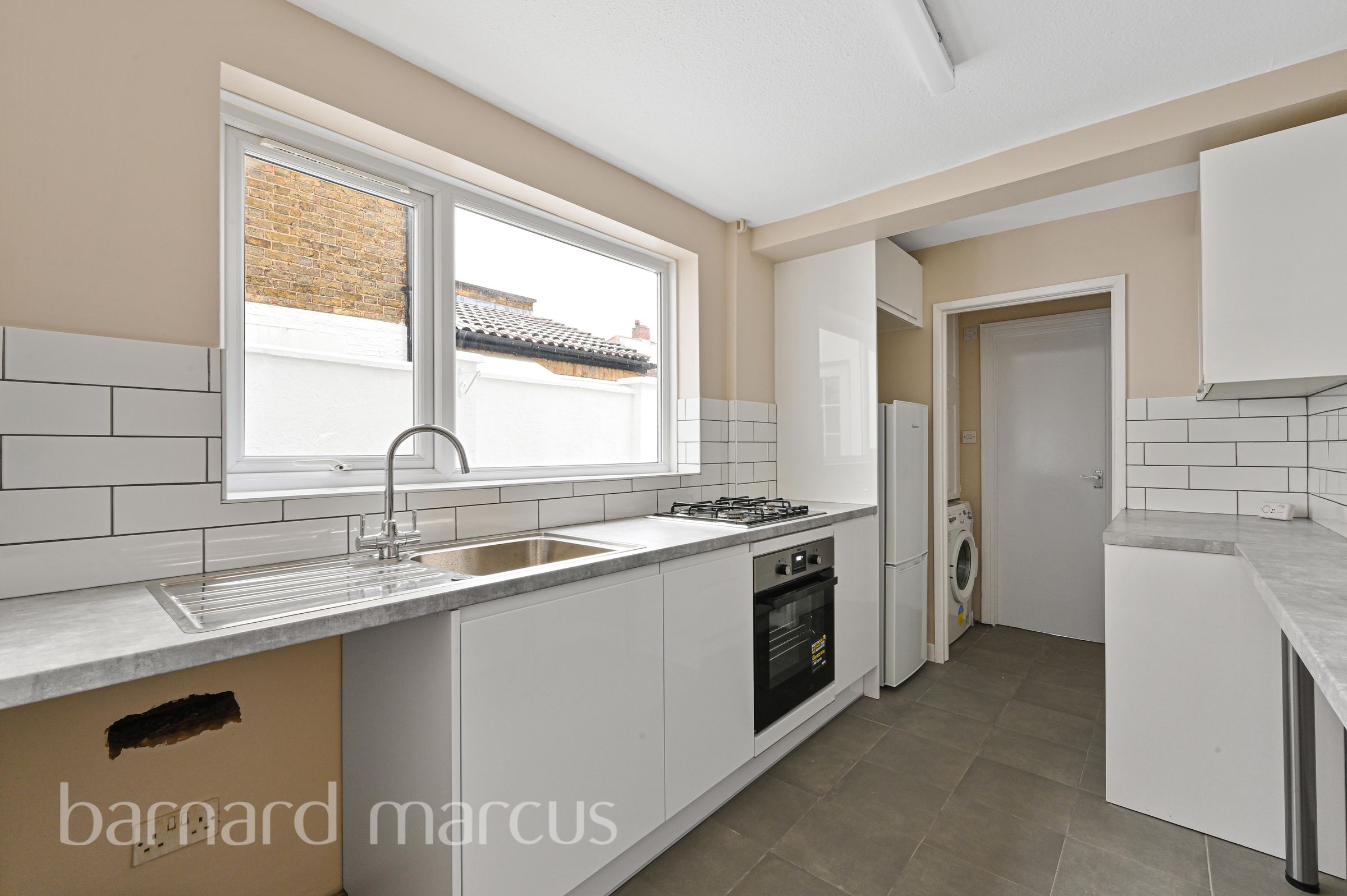 3 bed terraced house to rent in Longfellow Road, Worcester Park KT4