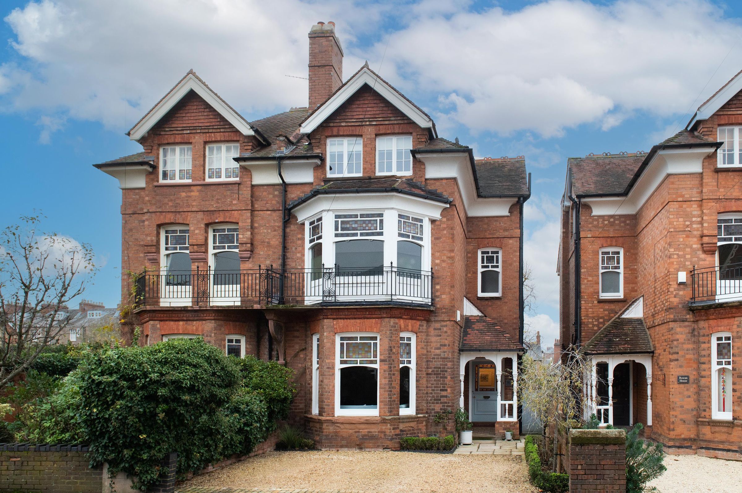 4 bed semidetached house for sale in Union Road, Leamington Spa