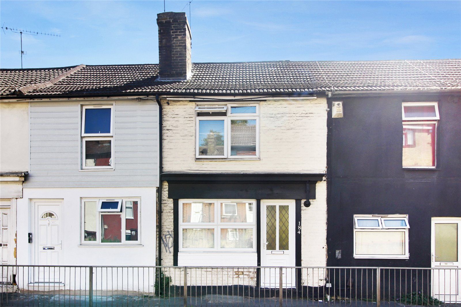 3 bed terraced house for sale in Luton Road, Chatham, Kent ME4 Zoopla