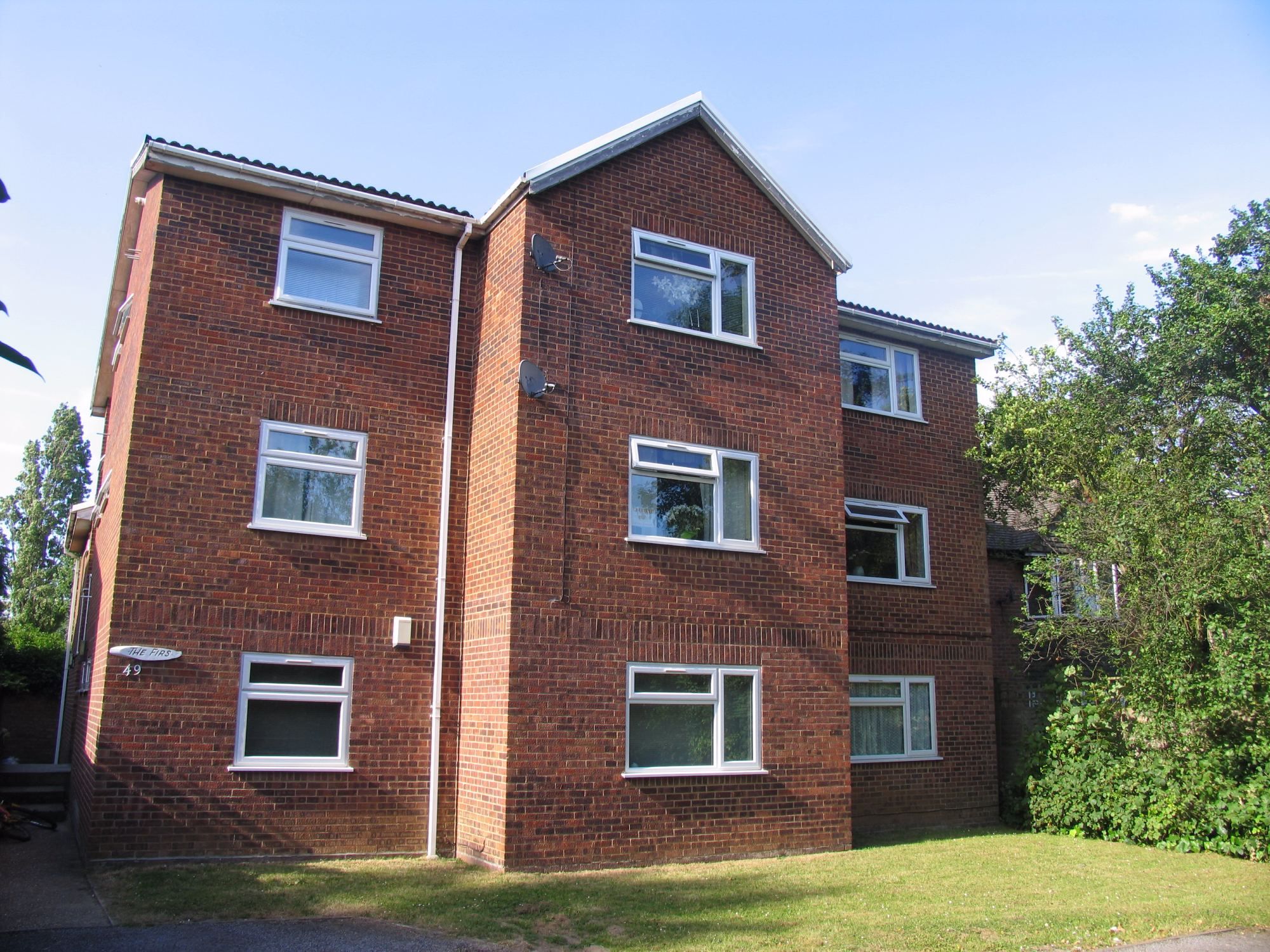 1 bed flat to rent in The Firs, 49 Station Road, Cowley, Greater London