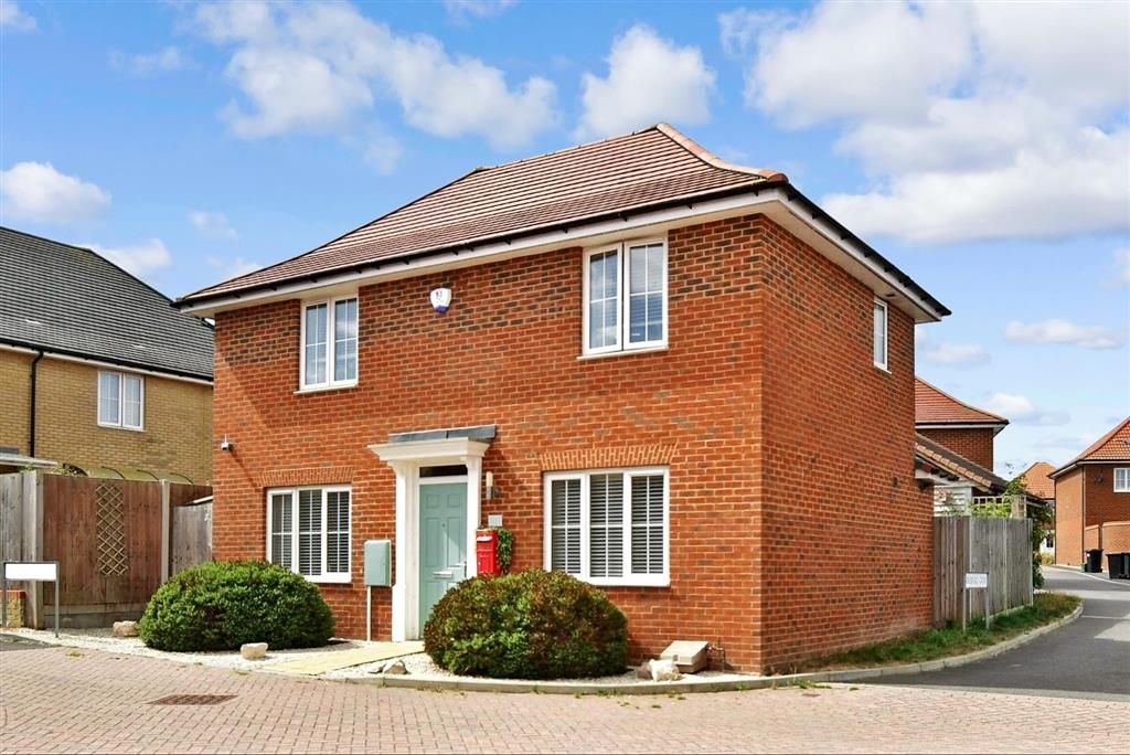 3 bed detached house for sale in Harrison Road, Aylesham, Canterbury