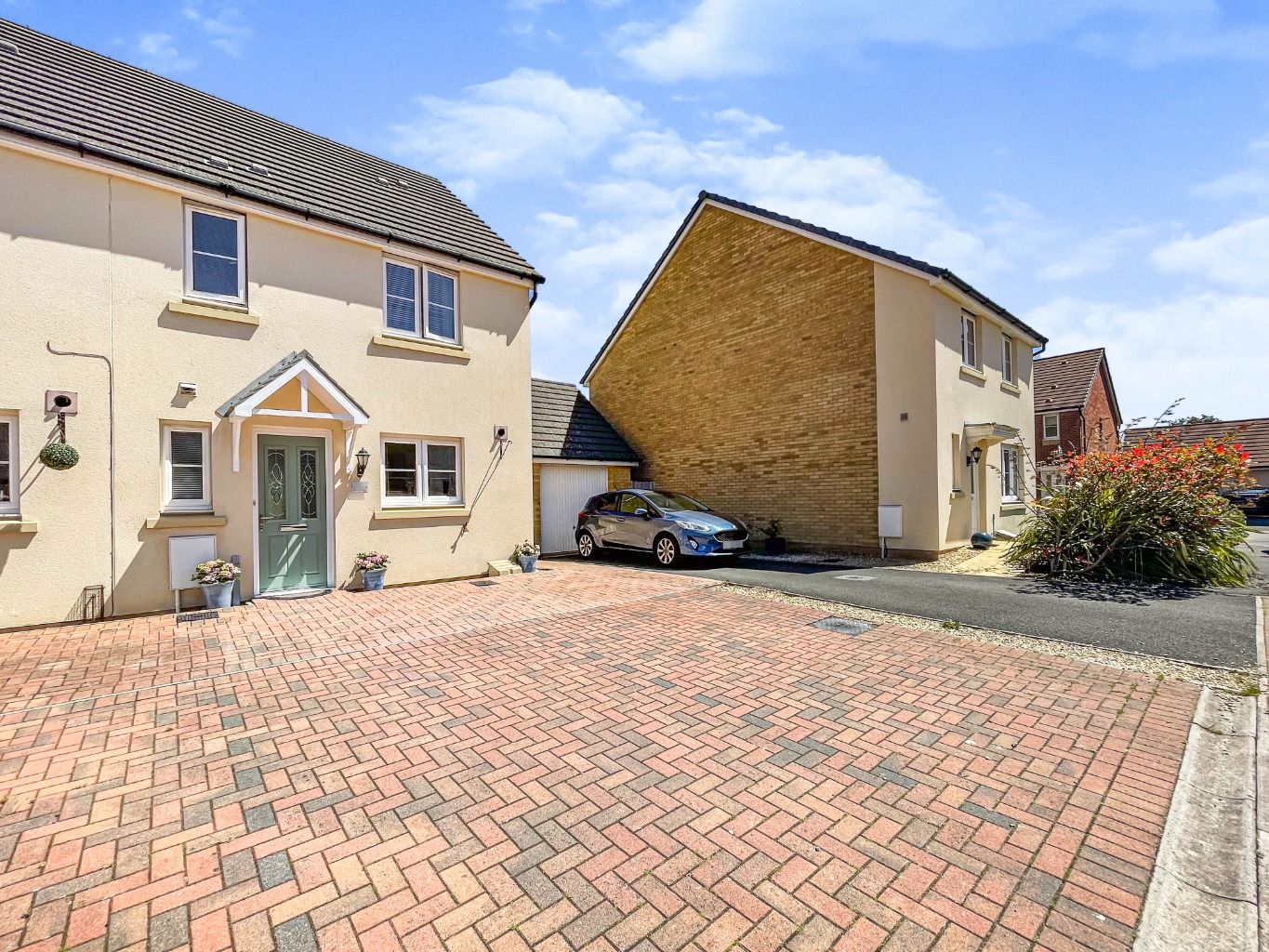 3 bed end terrace house for sale in Elm Tree Road, Penllergaer, Swansea