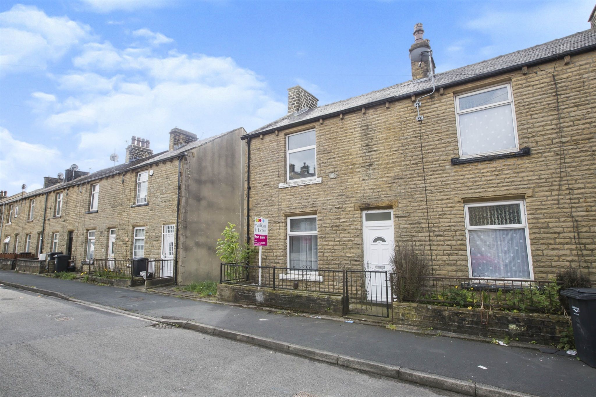 2 bed end terrace house for sale in Wilson Road, Halifax HX1 Zoopla