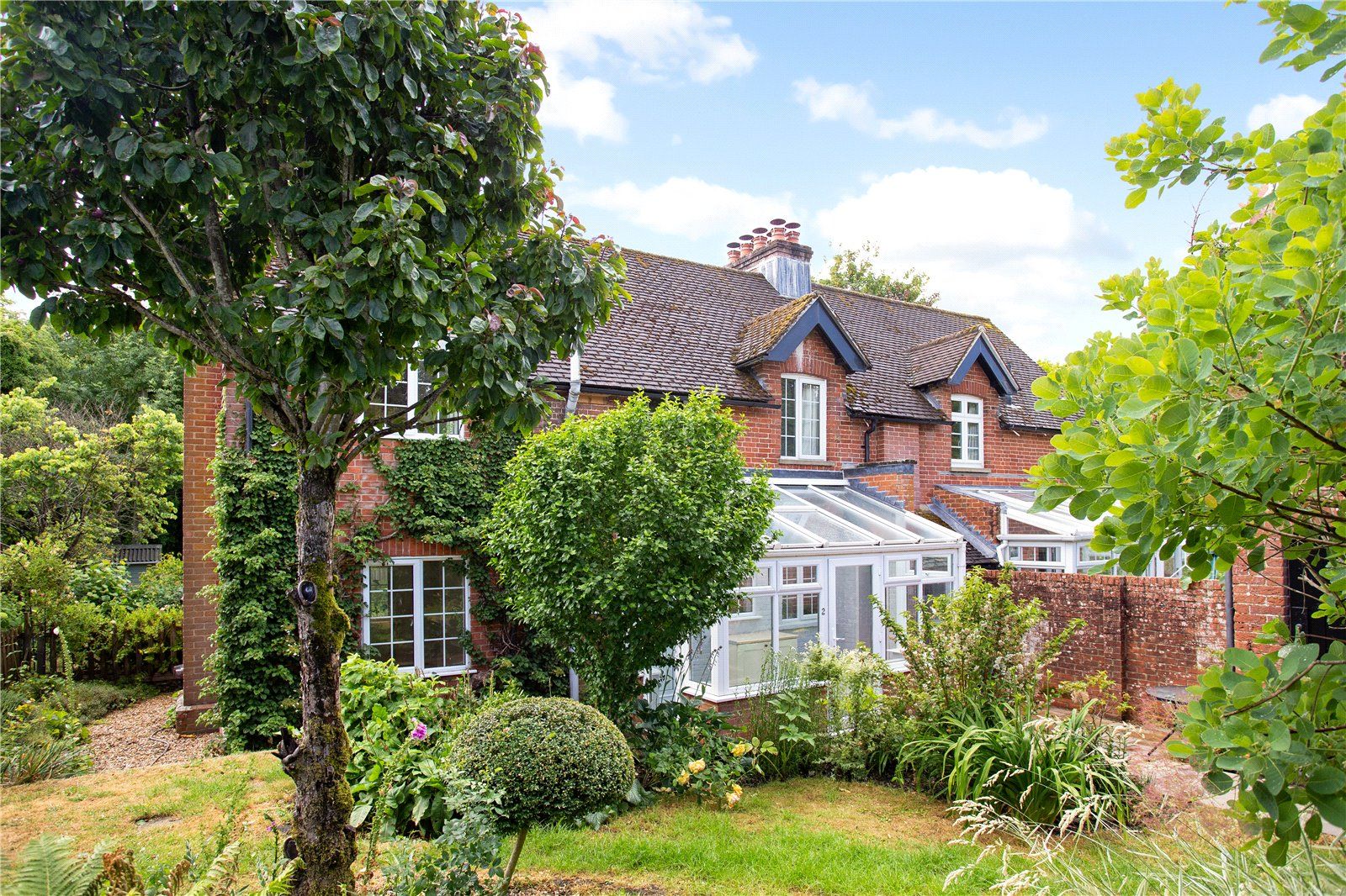 4 bed semidetached house for sale in Ketchers Cottages, Fountain Road