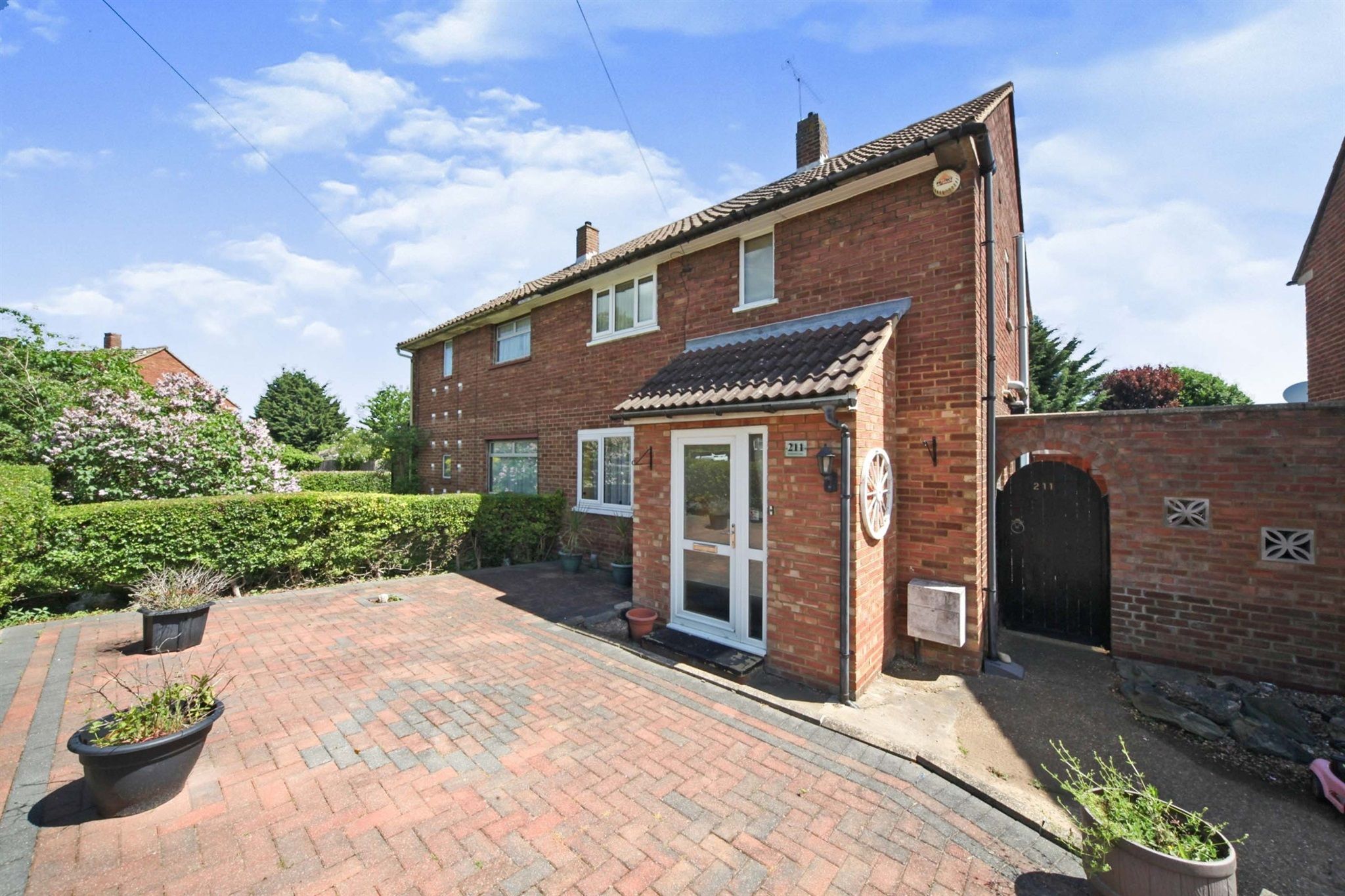 3 bed semi-detached house for sale in Birdsfoot Lane, Luton LU3 - Zoopla