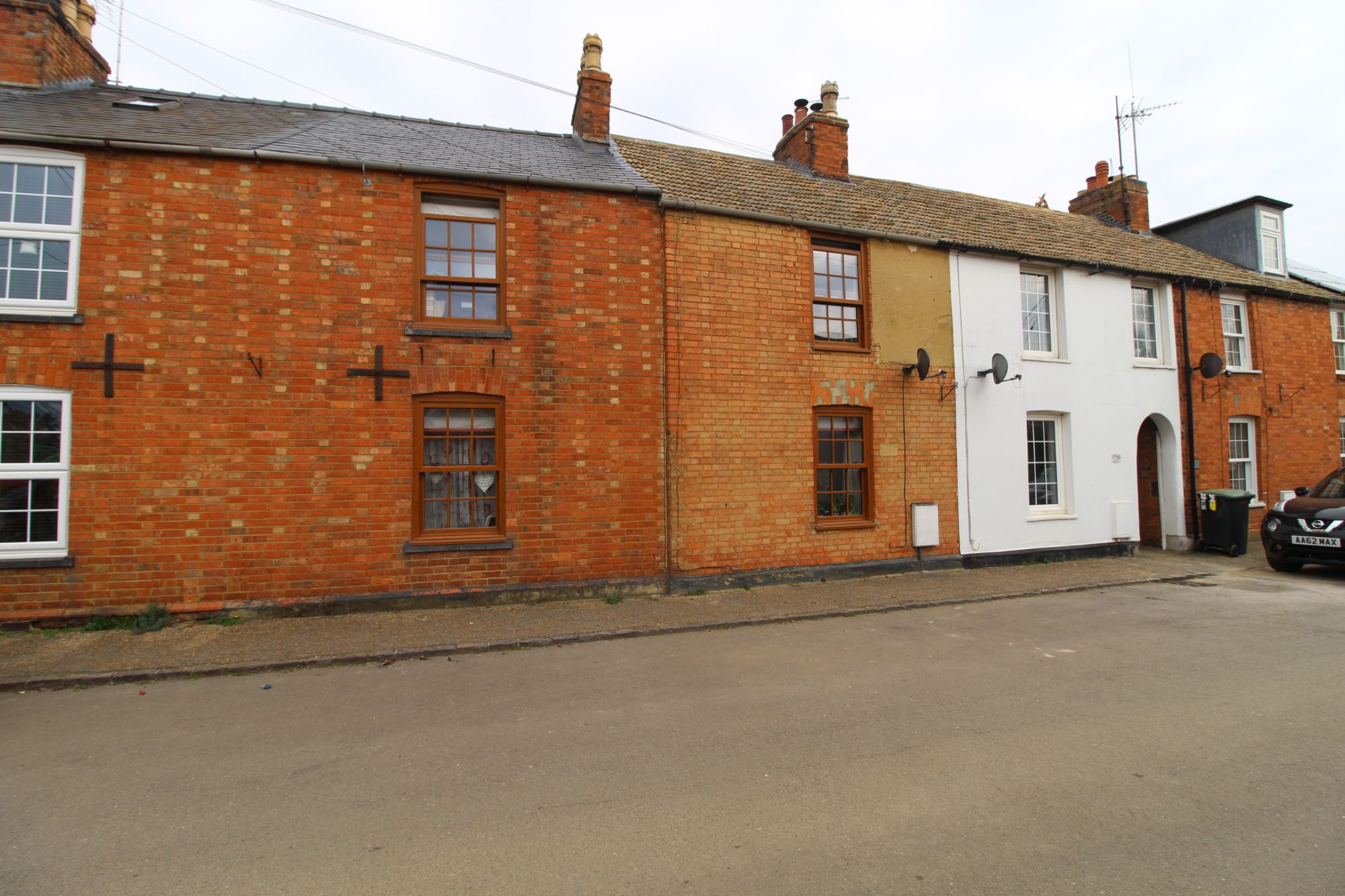 5 bed terraced house for sale in High Street, Ringstead, Kettering NN14