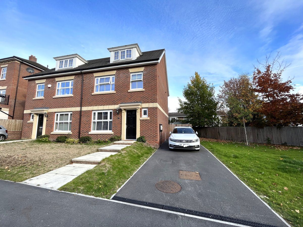 4 bed semidetached house for sale in Hepworth Gardens WF1 Zoopla