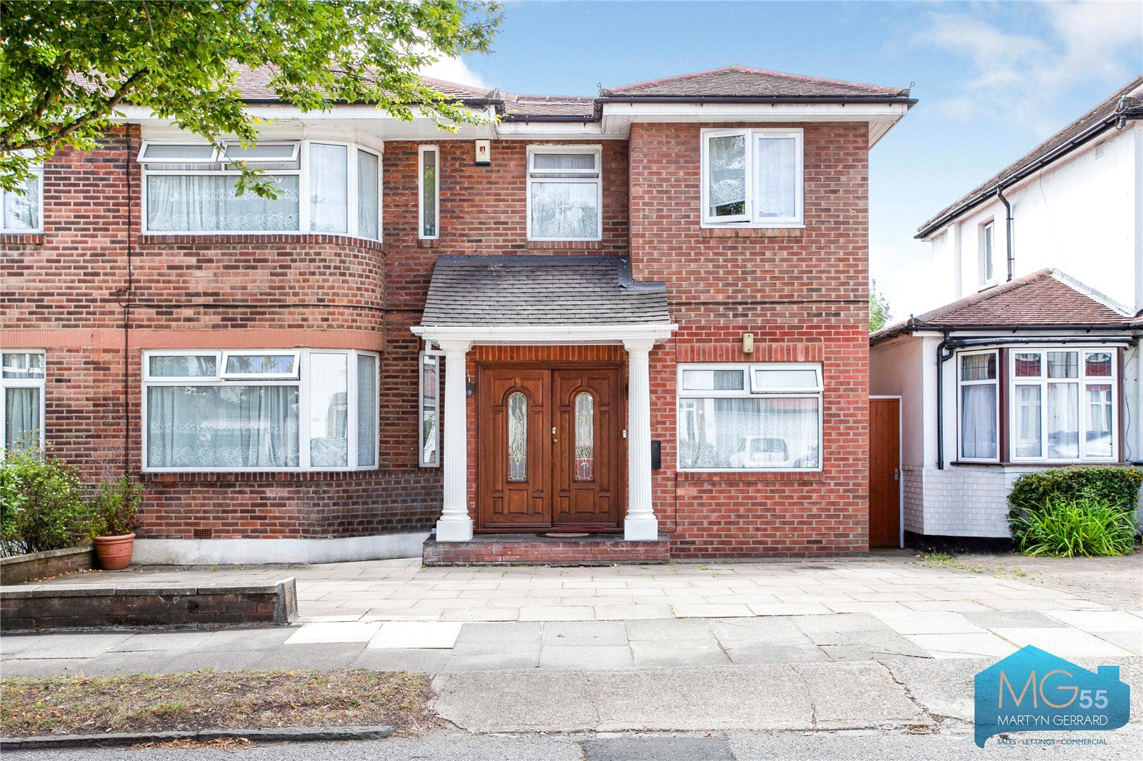5 bed semidetached house for sale in Manor Drive, Whetstone, London