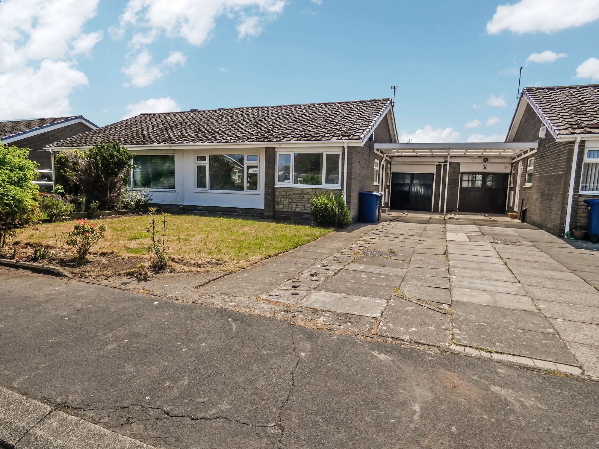 2 bed bungalow for sale in Bracken Close, Dinnington, Newcastle Upon