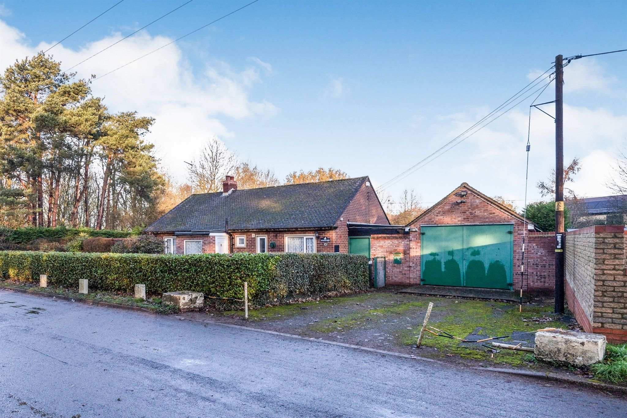 3 bed detached bungalow for sale in Vicarage Lane, Waterford, Hertford