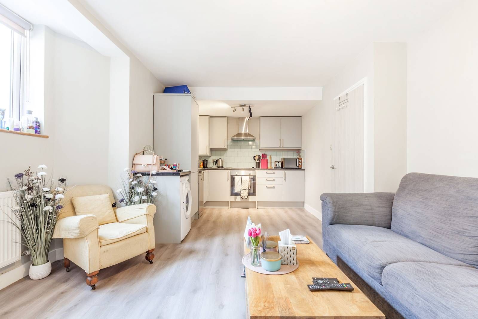 2 bed flat for sale in Tooting Bec Gardens, Streatham, London SW16 Zoopla