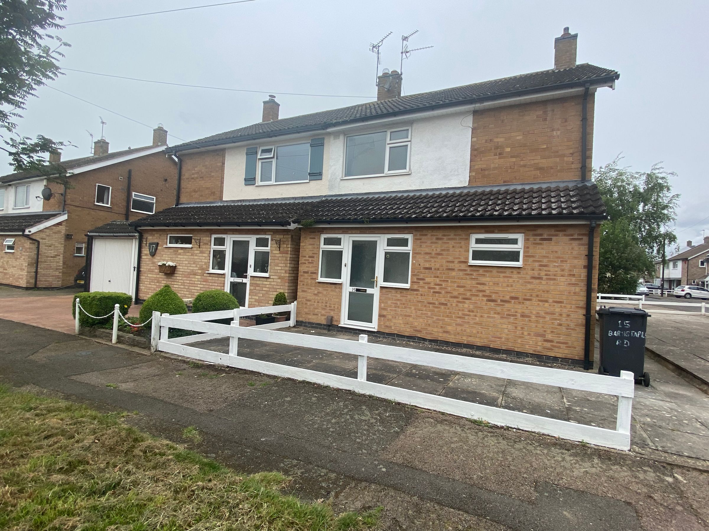 3 bed semidetached house to rent in Barnstaple Road, Leicester LE5