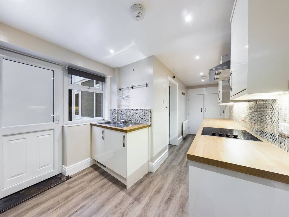 1 bed flat for sale in Esplanade, Scarborough YO11 Zoopla