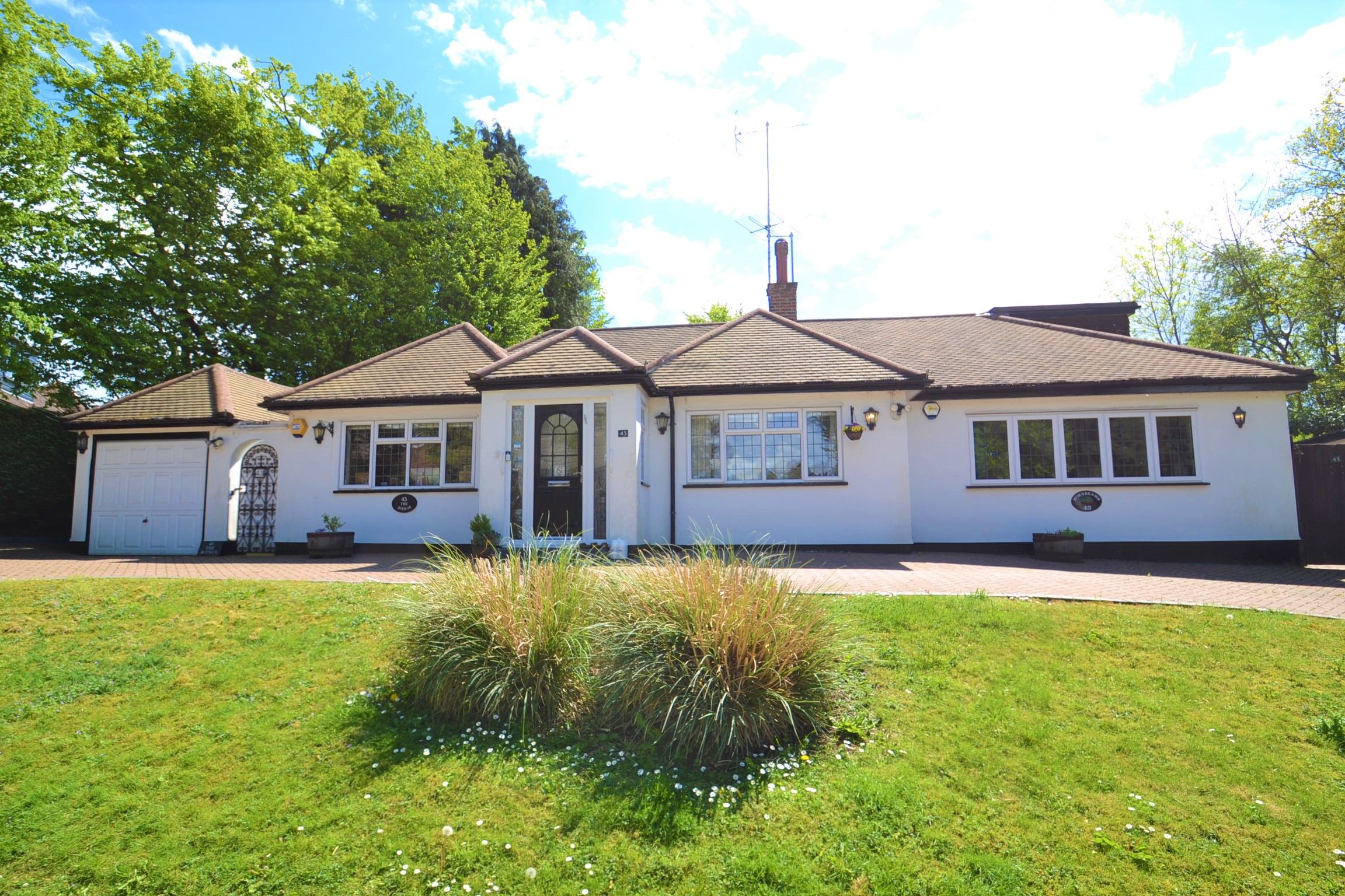 3 bed detached bungalow for sale in The Avenue, Radlett WD7 Zoopla