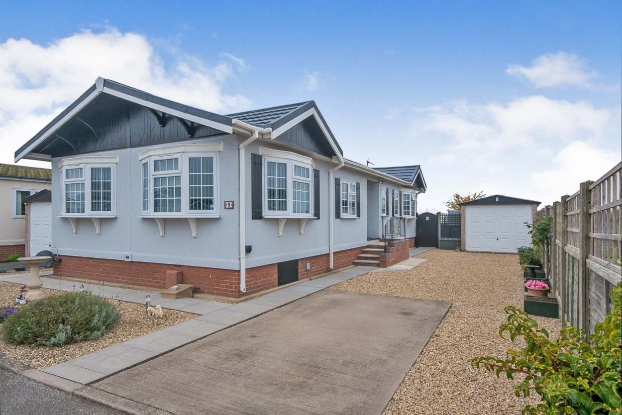 2 bed mobile/park home for sale in Norman Drive, Tattershall Road