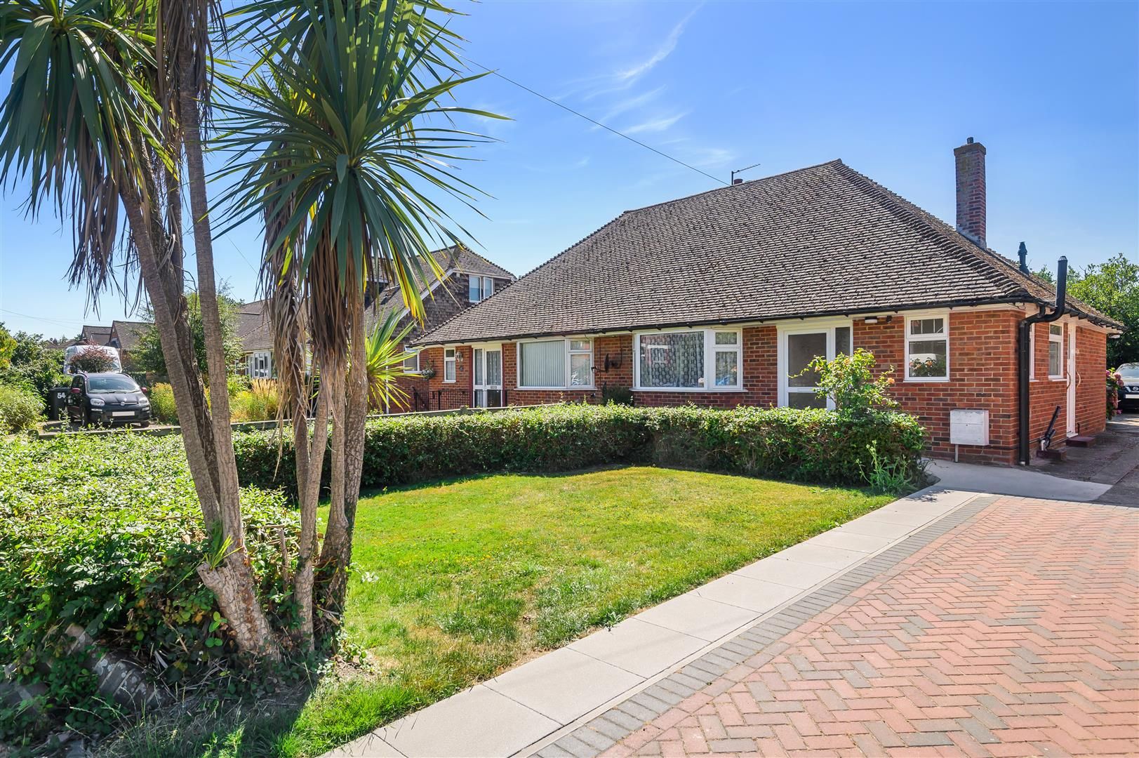 2 bed semidetached bungalow for sale in Ersham Road, Hailsham BN27